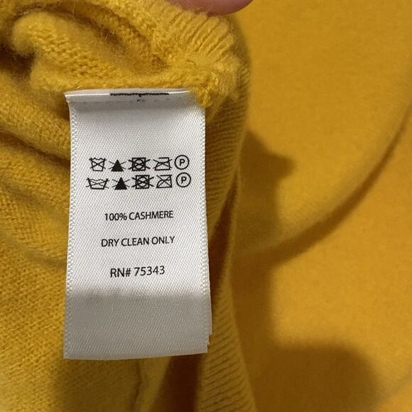 Cynthia Rowley | Cashmere Sweater Yellow V Neck Long Sleeve- Size Medium - Picture 7 of 8